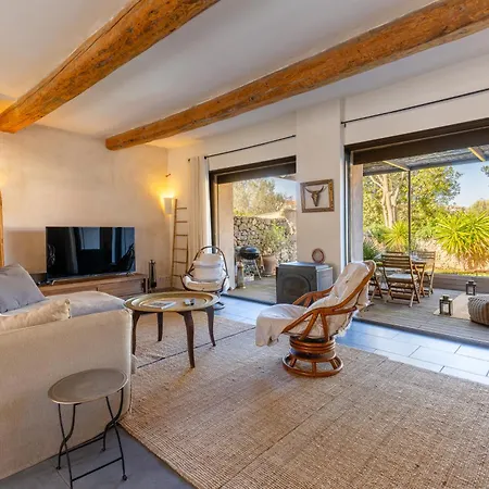 Villa Santal : Maison Avec Piscine Entre Terre Et *