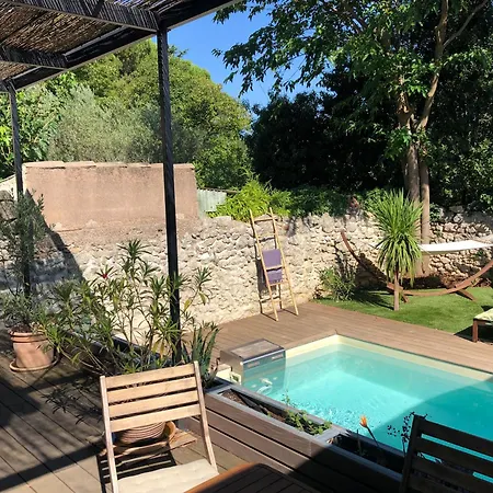 Santal : Maison Avec Piscine Entre Terre Et
