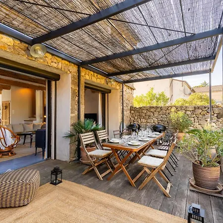 Santal : Maison Avec Piscine Entre Terre Et