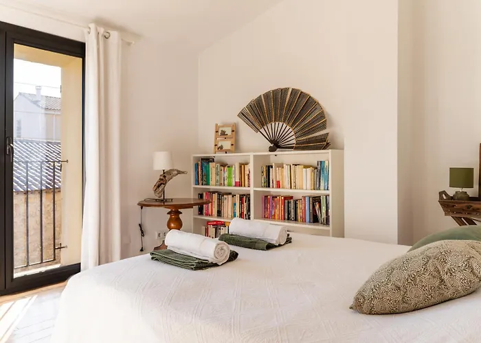 Santal : Maison Avec Piscine Entre Terre Et Villa *