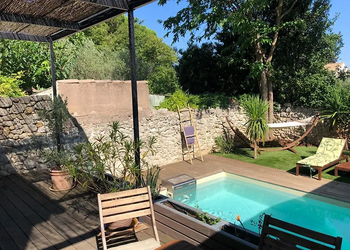 Santal : Maison Avec Piscine Entre Terre Et