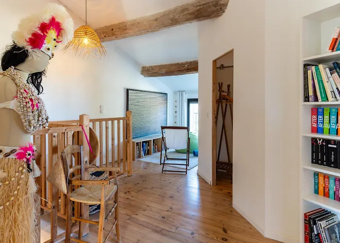 Santal : Maison Avec Piscine Entre Terre Et